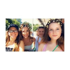 Meet your Posher, Nikita